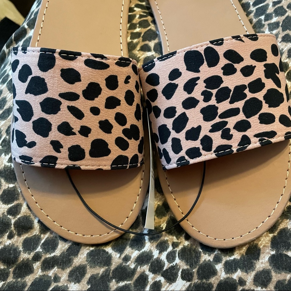 Relisted 12/14 New! Size 8 Loft Animal Print Spotted Slide Sandals - Picture 3 of 7